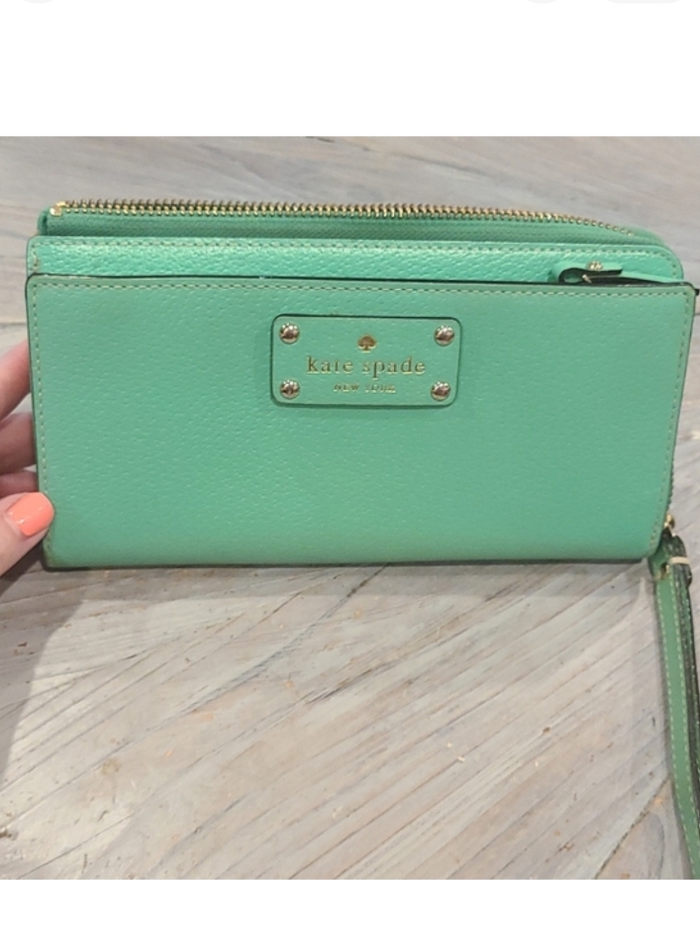 Kate Spade Kelly Green genuine leather wristlet